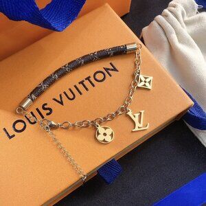 Louis Vuitton Fashion bracelet